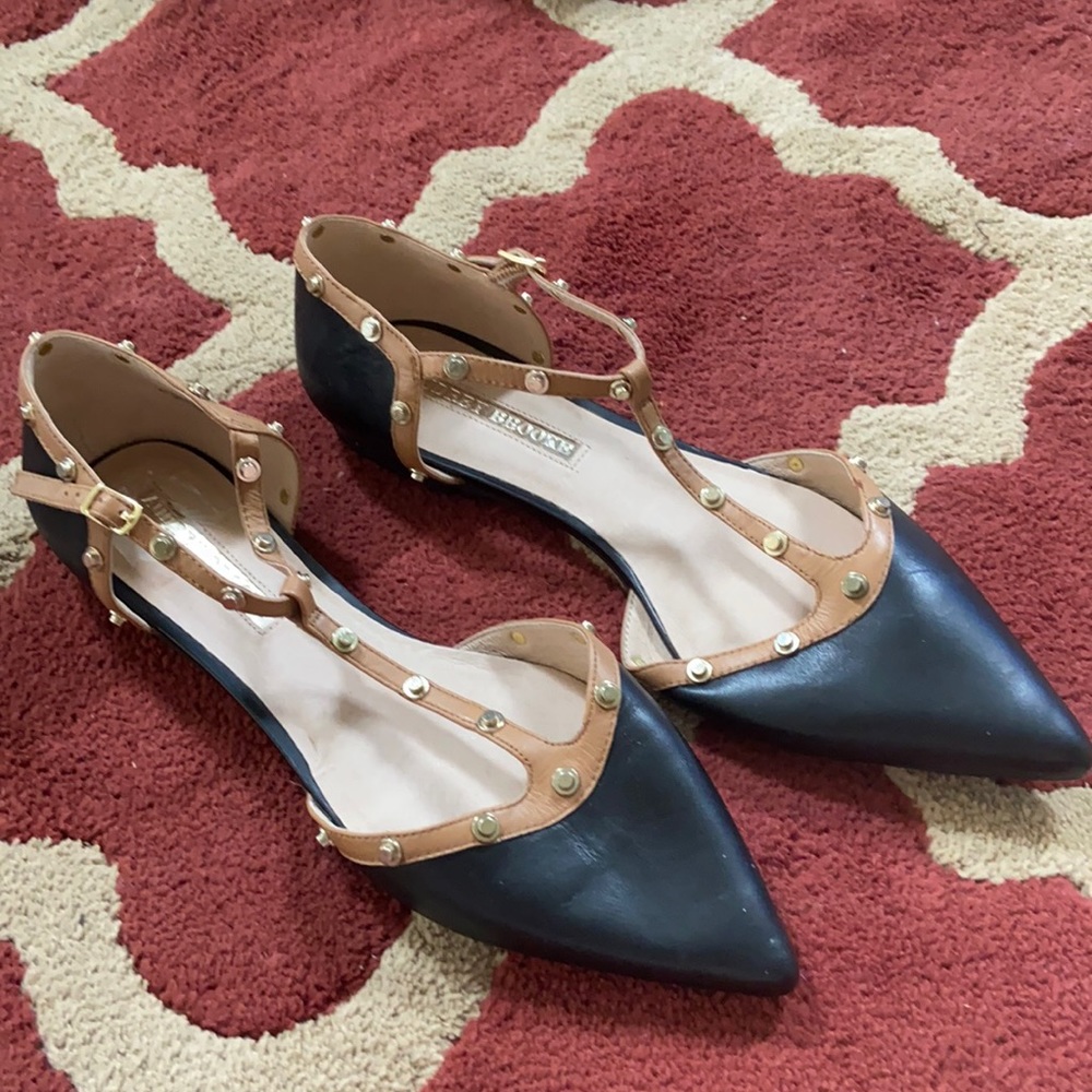 Audrey Brooke Black & Tan Flats